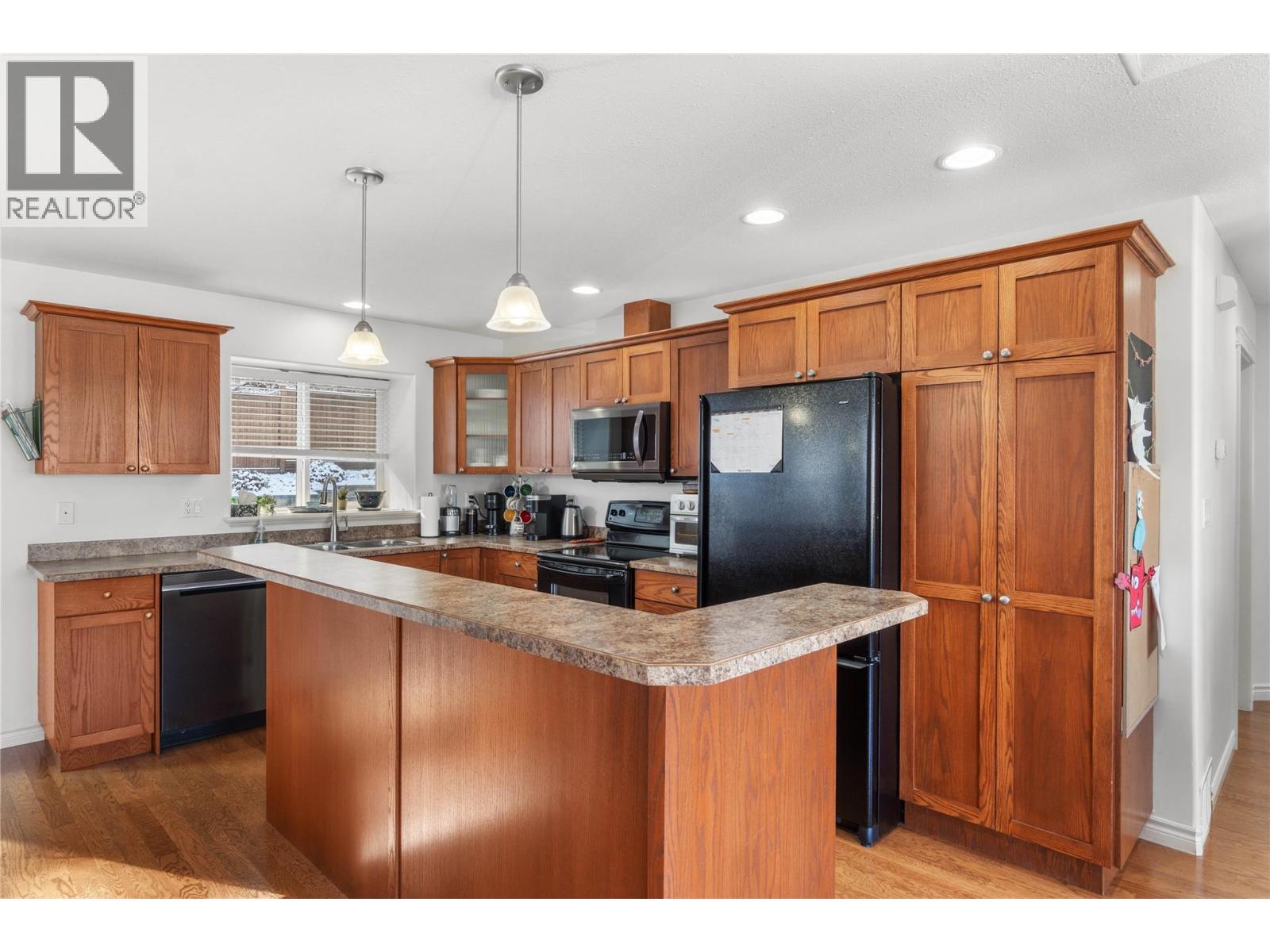 2572 WILLOWBRAE Court, Kamloops