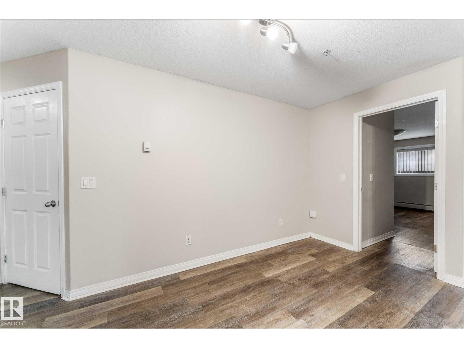 #112 9945 167 ST NW - 23