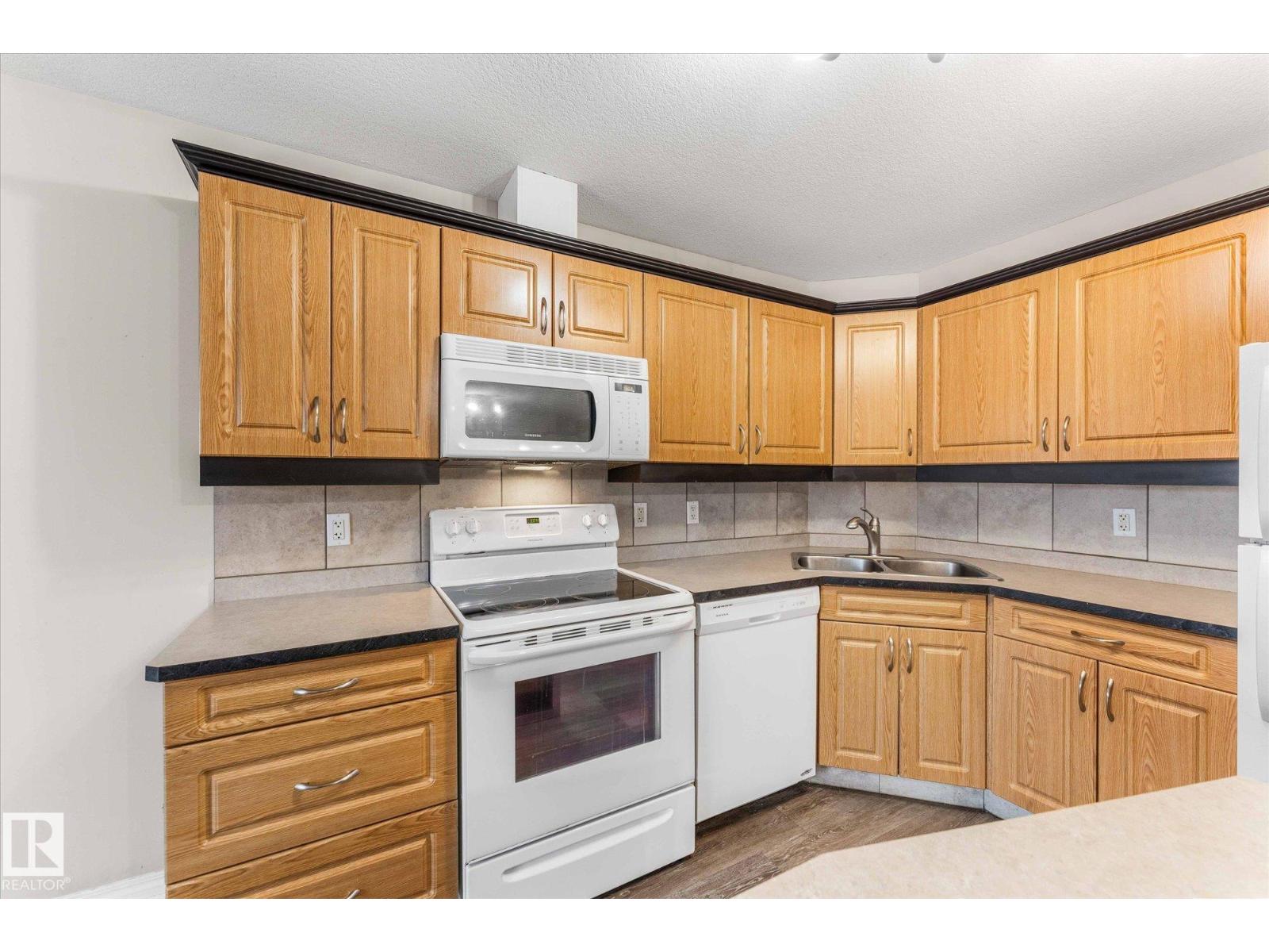 #112 9945 167 ST NW - 4