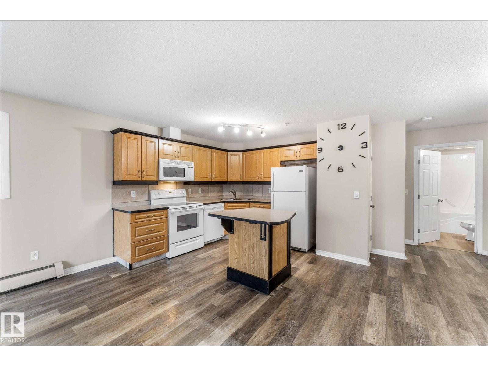 #112 9945 167 ST NW - 7