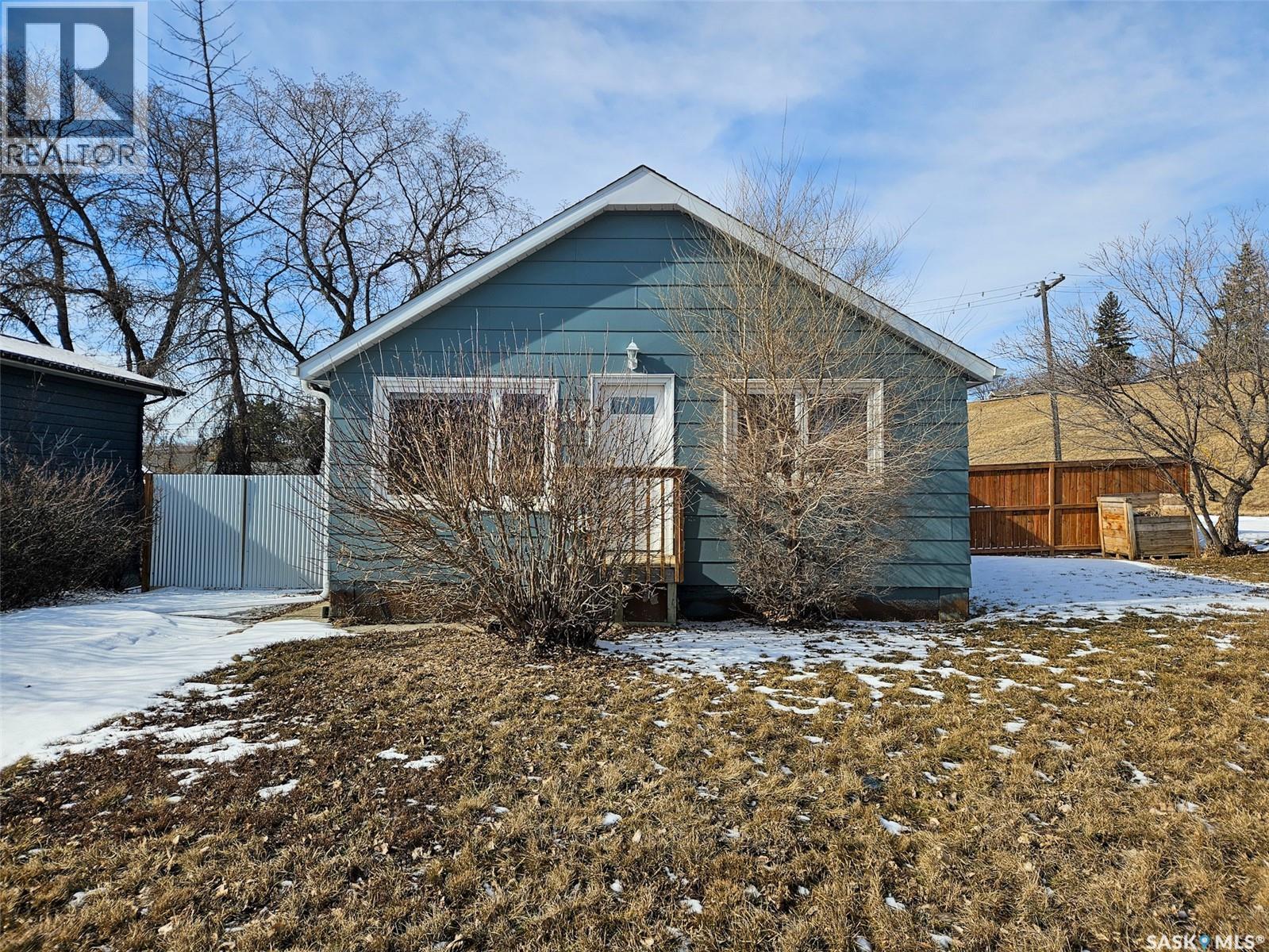 660 9th AVENUE NE, Swift Current, Saskatchewan