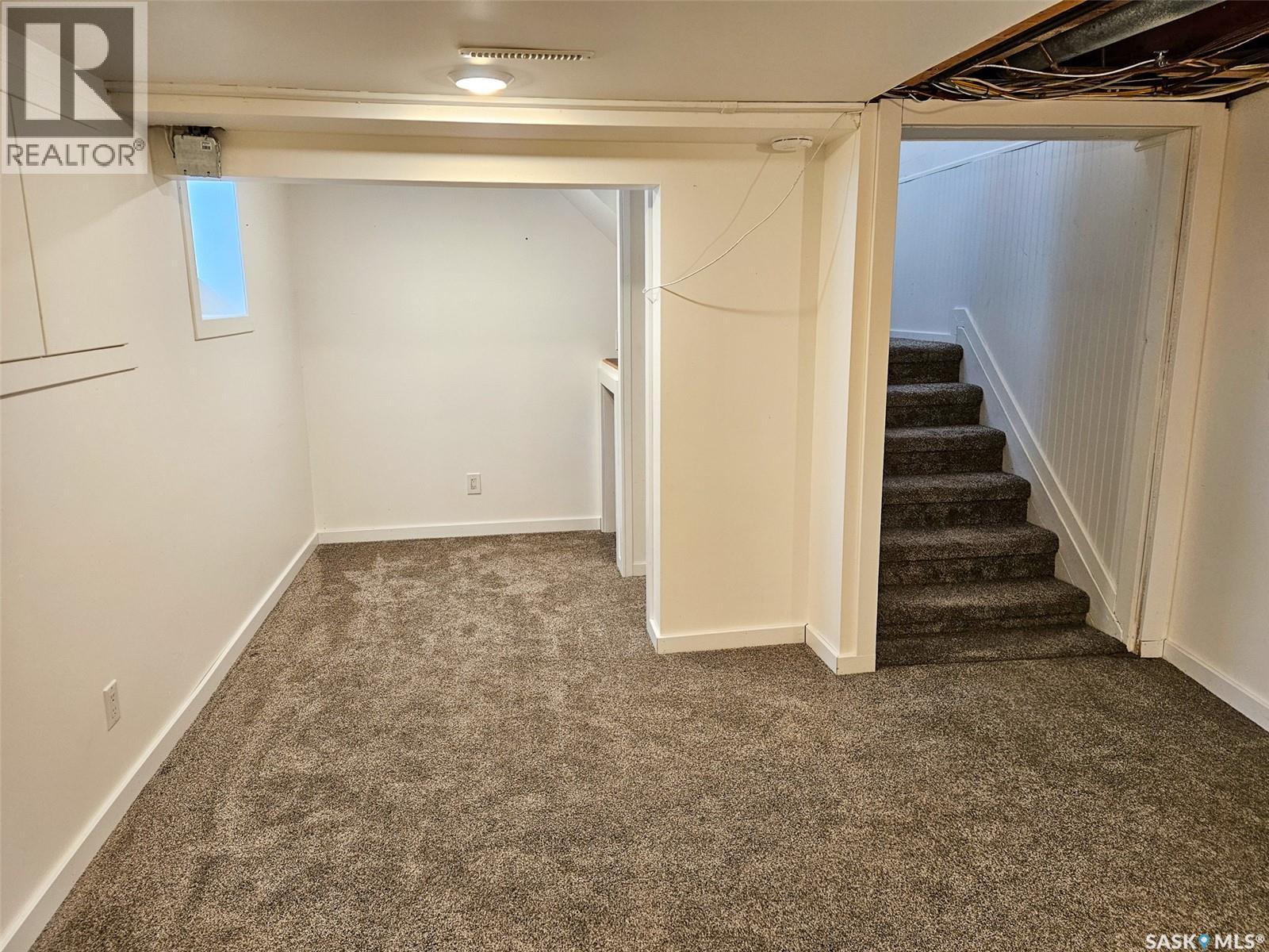 Single Family House Bungalow for Sale in  th AVENUE NE Swift Current 