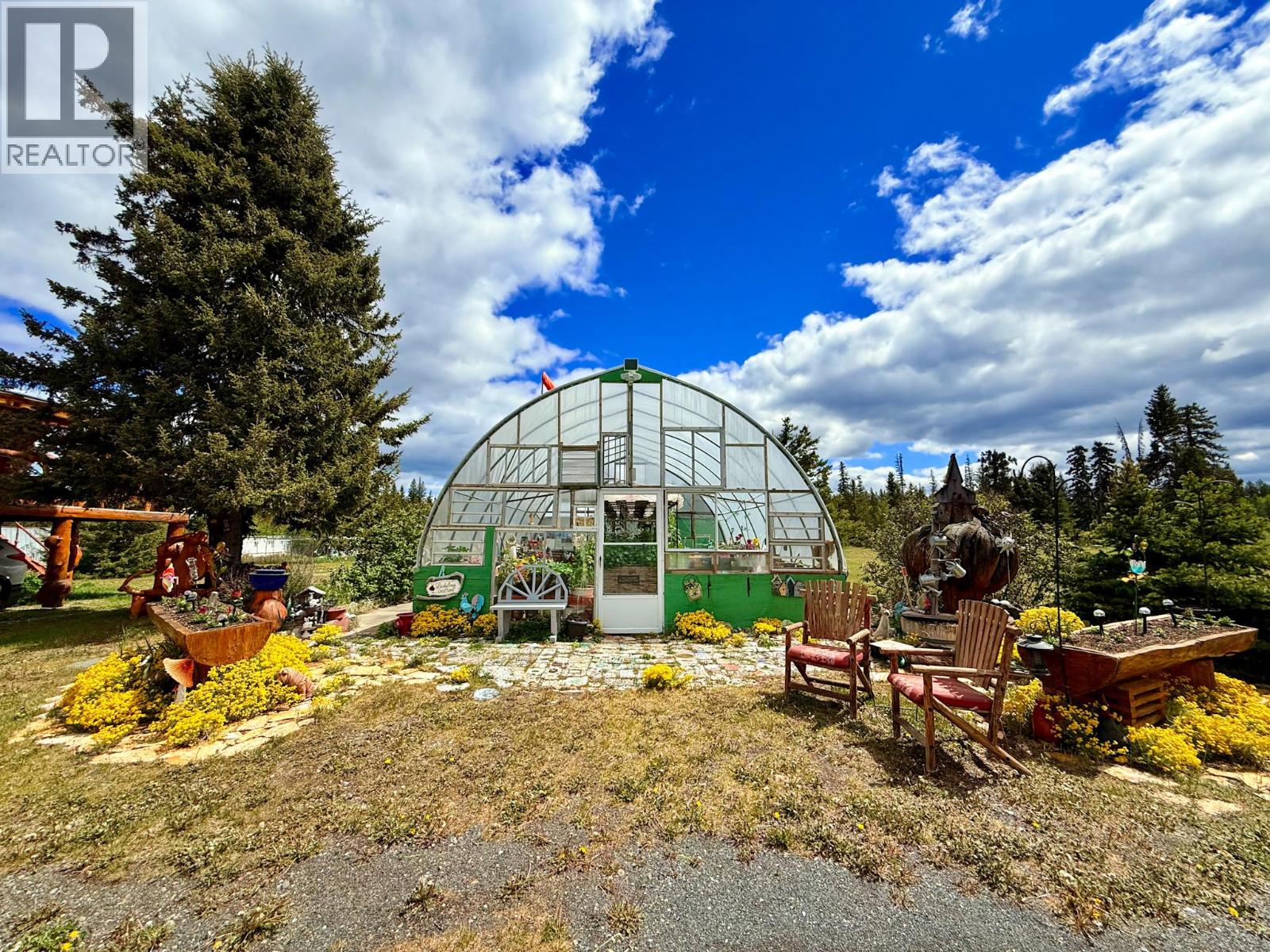 9736 97 Cariboo Highway, Clinton