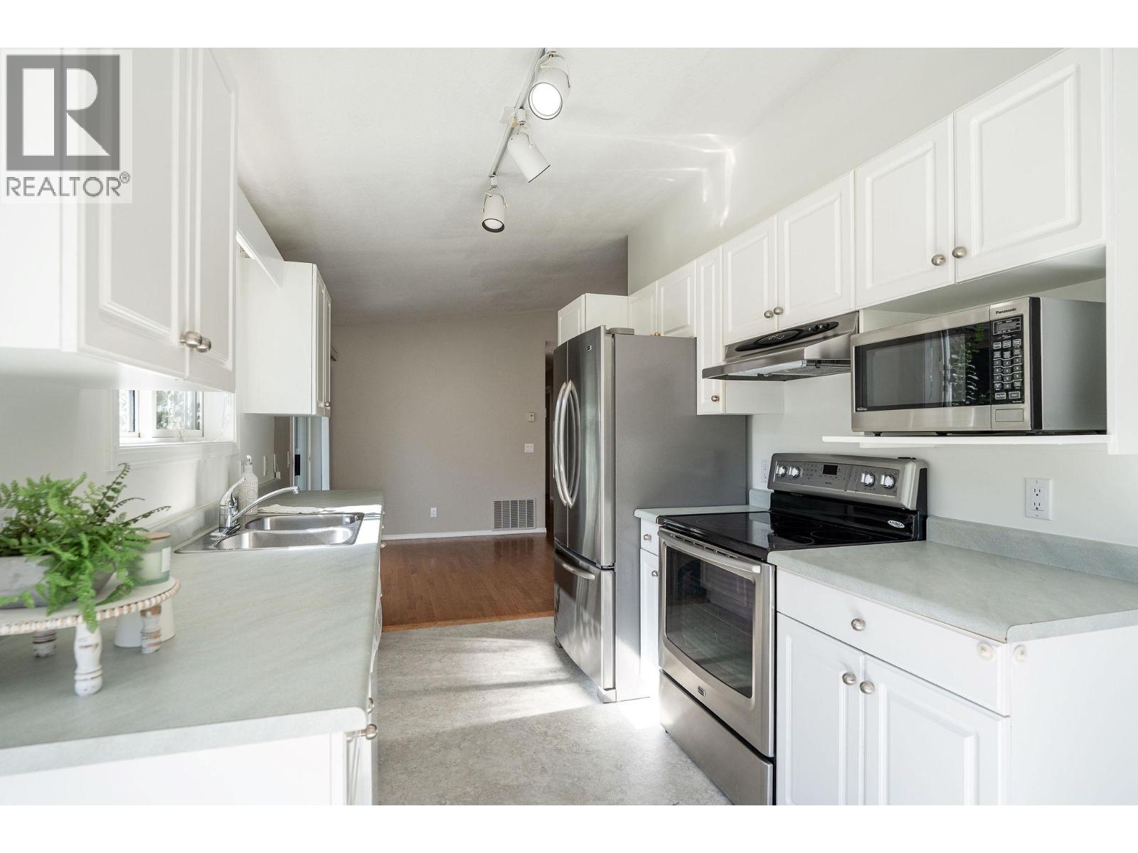 1017 Cottonwood Street, Revelstoke