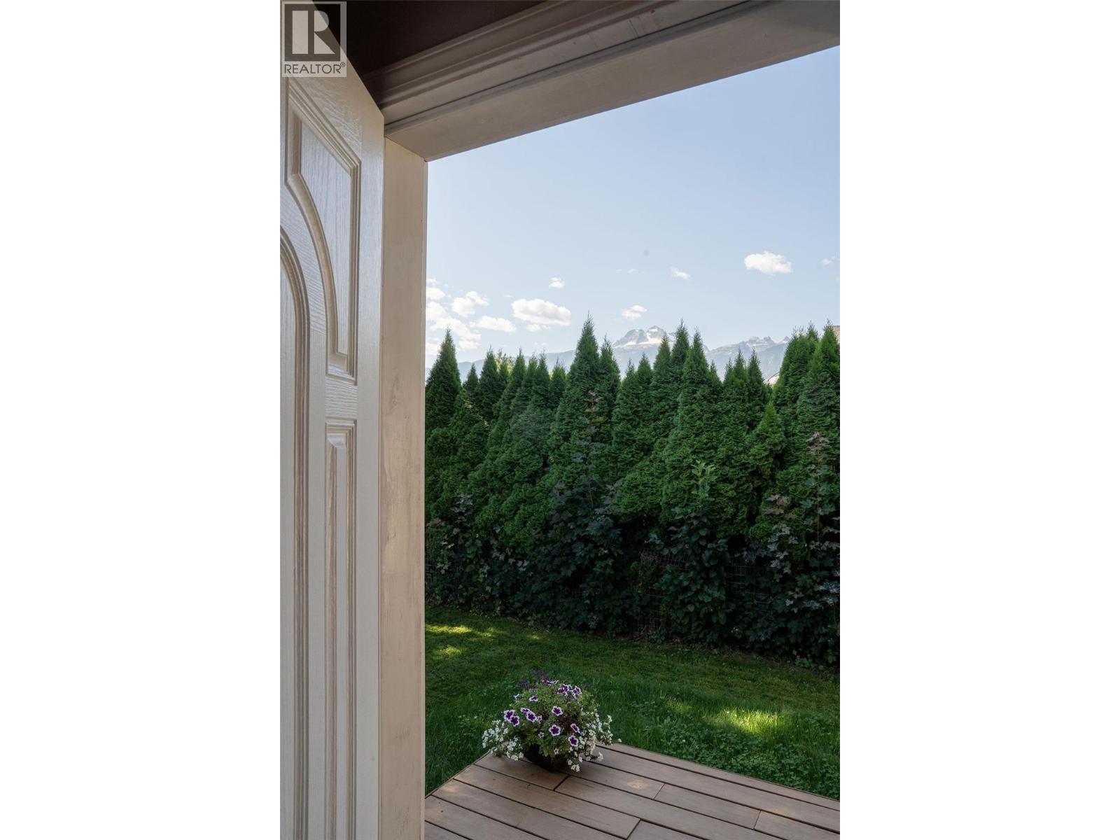 1017 Cottonwood Street, Revelstoke