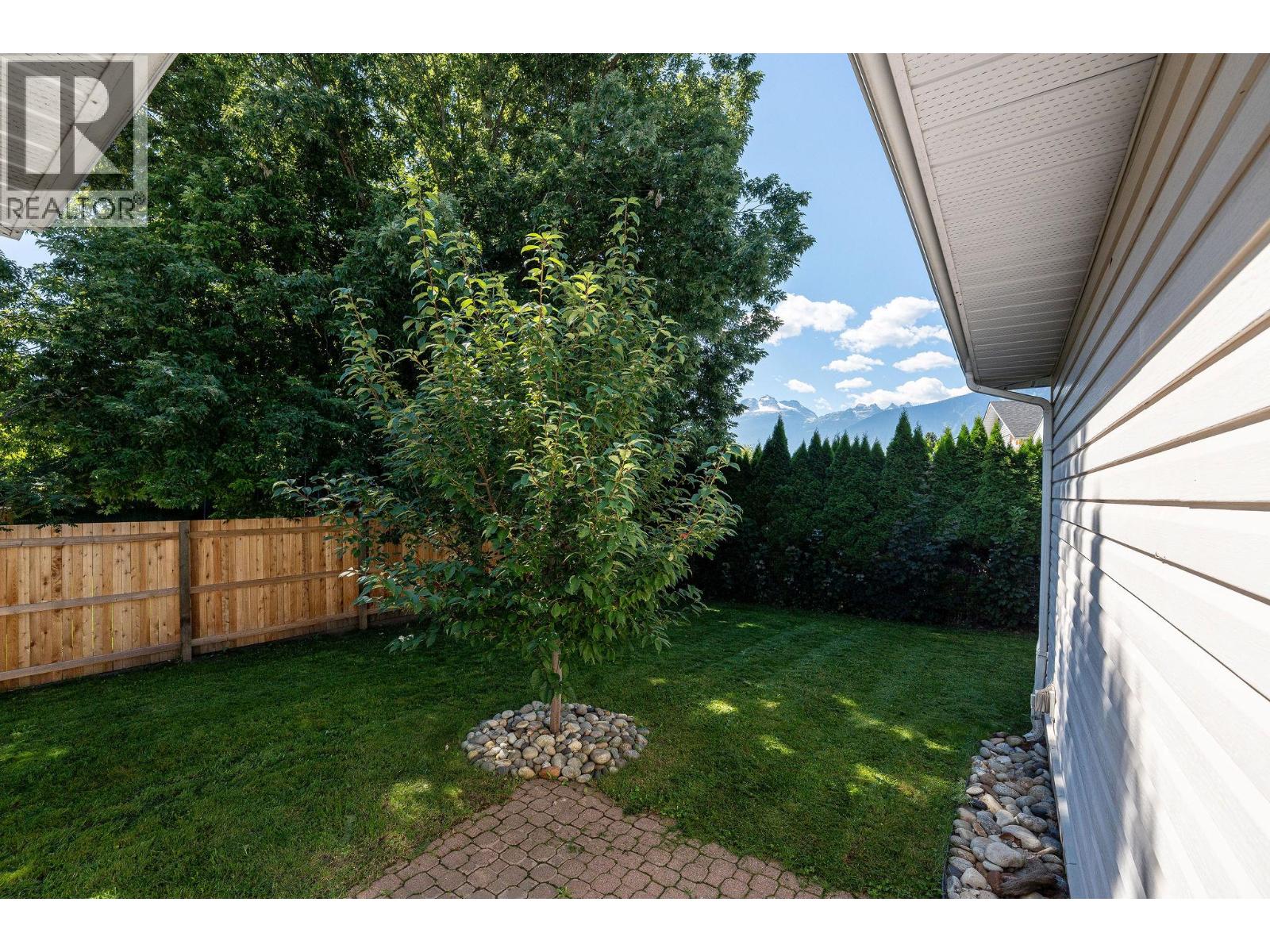 1017 Cottonwood Street, Revelstoke