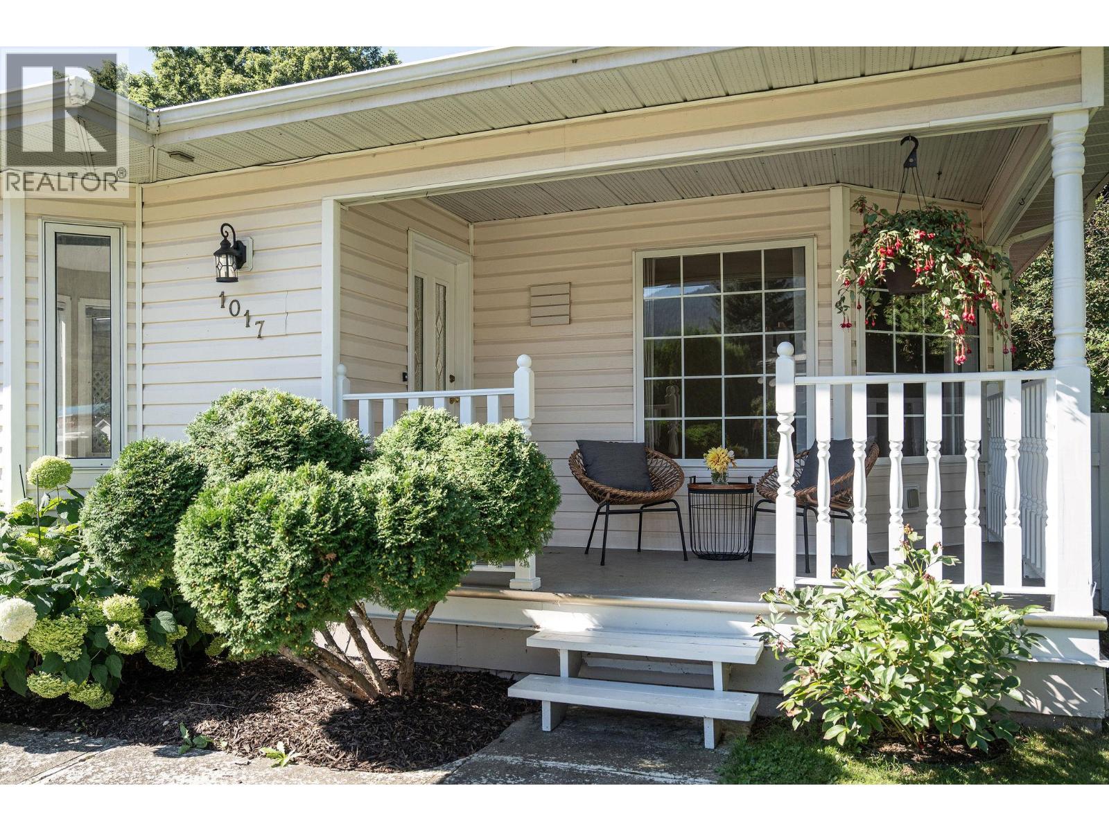 1017 Cottonwood Street, Revelstoke