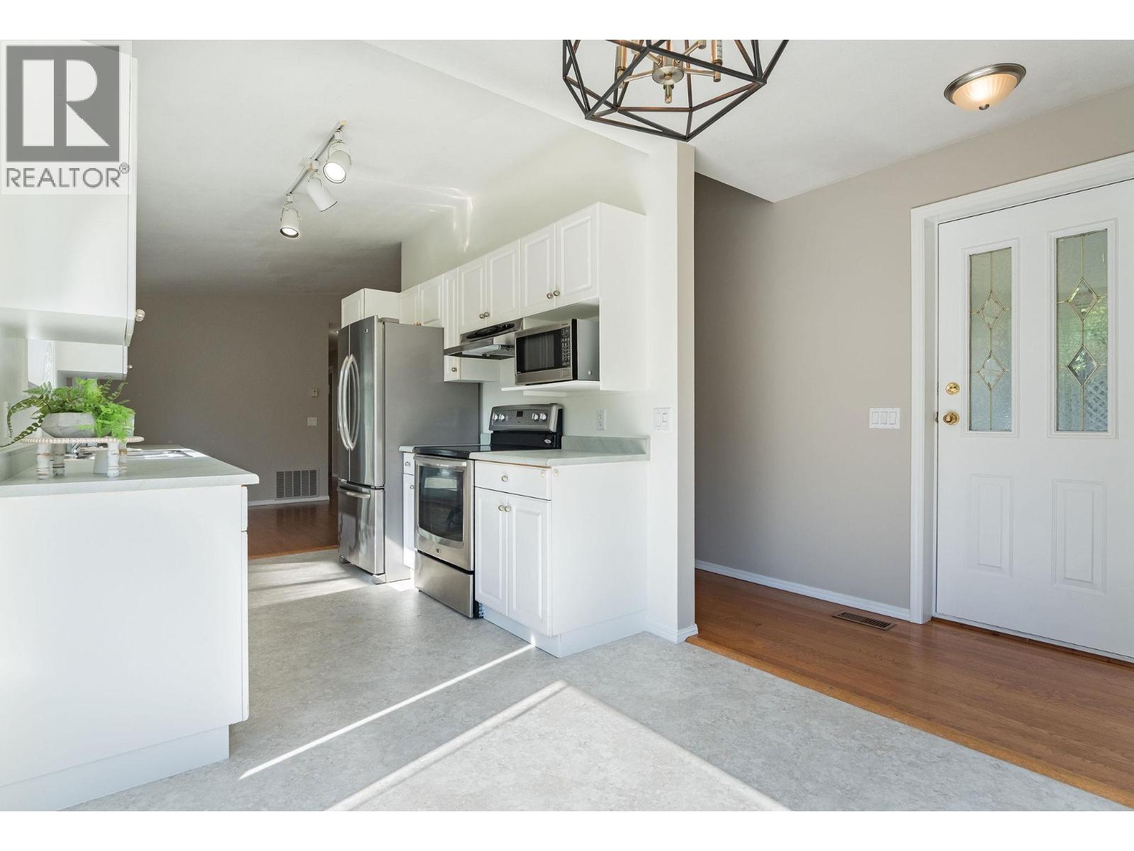 1017 Cottonwood Street, Revelstoke