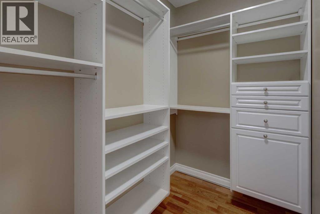 Single Family House for Sale in   Hemlock Crescent SW Spruce Cliff Calgary 