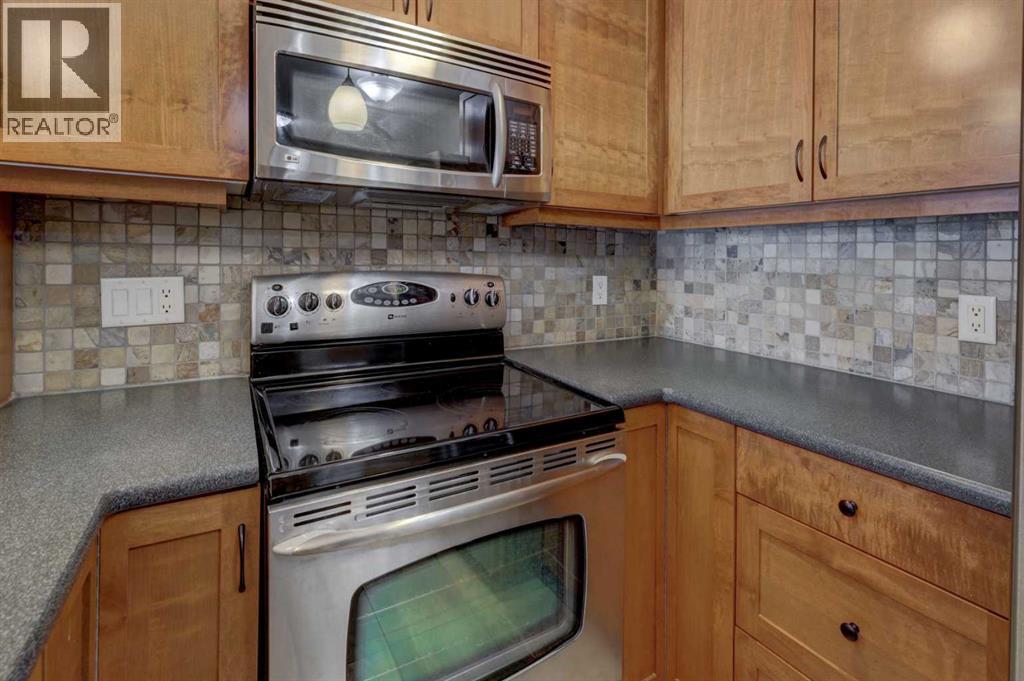 Single Family House for Sale in   Hemlock Crescent SW Spruce Cliff Calgary 