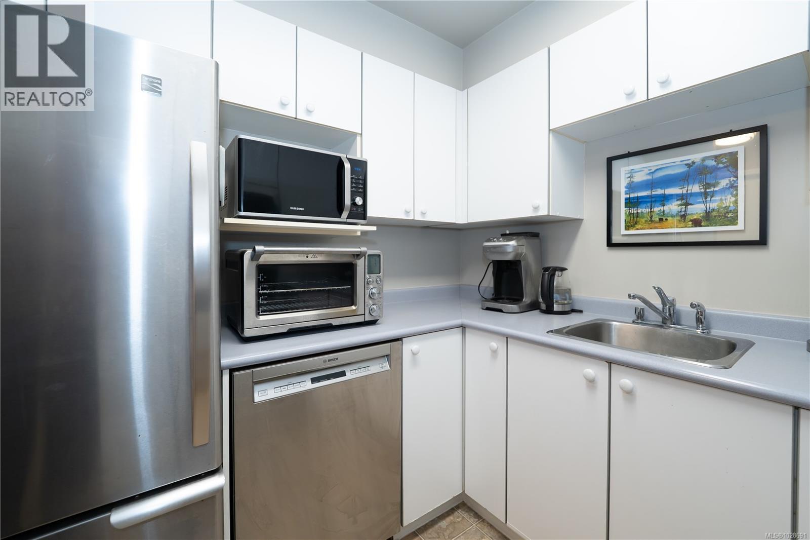 #301 331 BURNSIDE RD E - 13