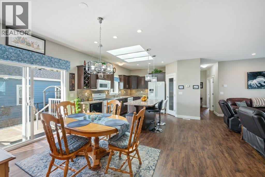 8300 Gallagher Lake Frontage Road Unit# 122, Oliver