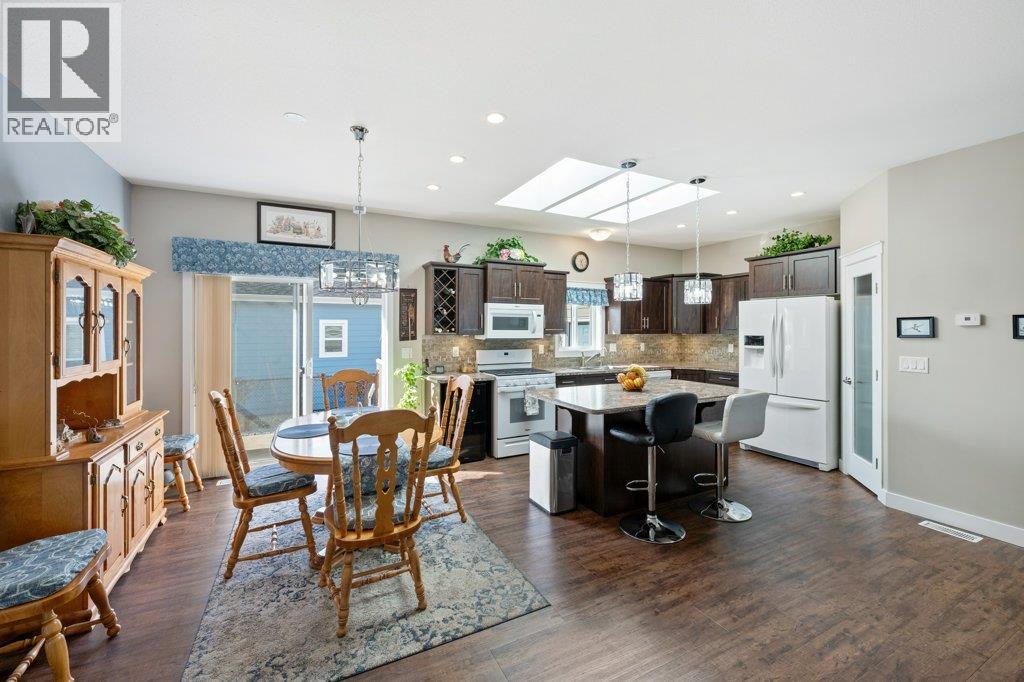 8300 Gallagher Lake Frontage Road Unit# 122, Oliver