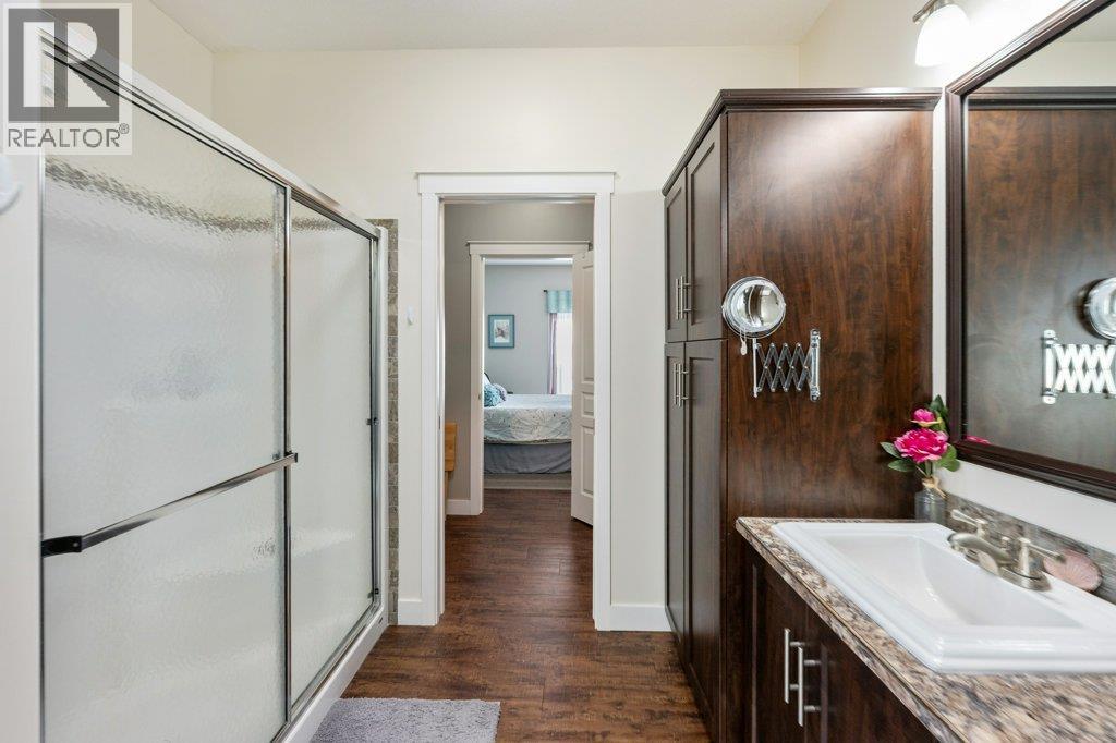 8300 Gallagher Lake Frontage Road Unit# 122, Oliver