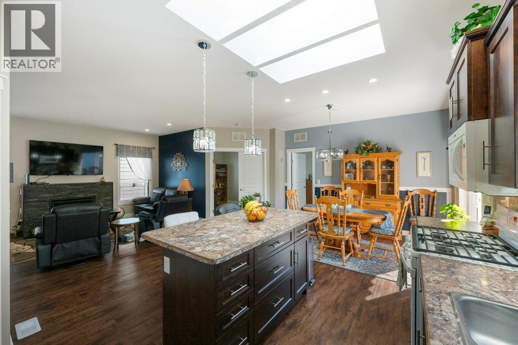 8300 Gallagher Lake Frontage Road Unit# 122, Oliver