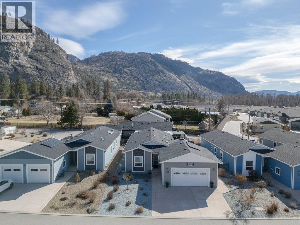 8300 Gallagher Lake Frontage Road Unit# 122, Oliver