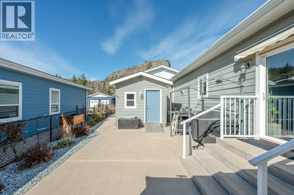 8300 Gallagher Lake Frontage Road Unit# 122, Oliver