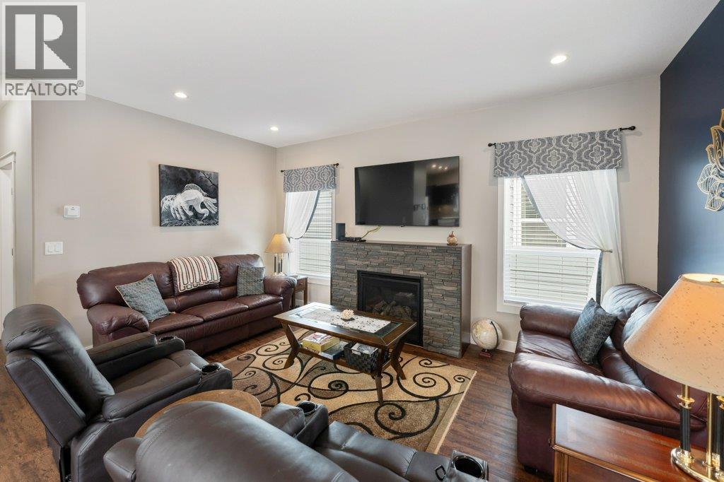 8300 Gallagher Lake Frontage Road Unit# 122, Oliver