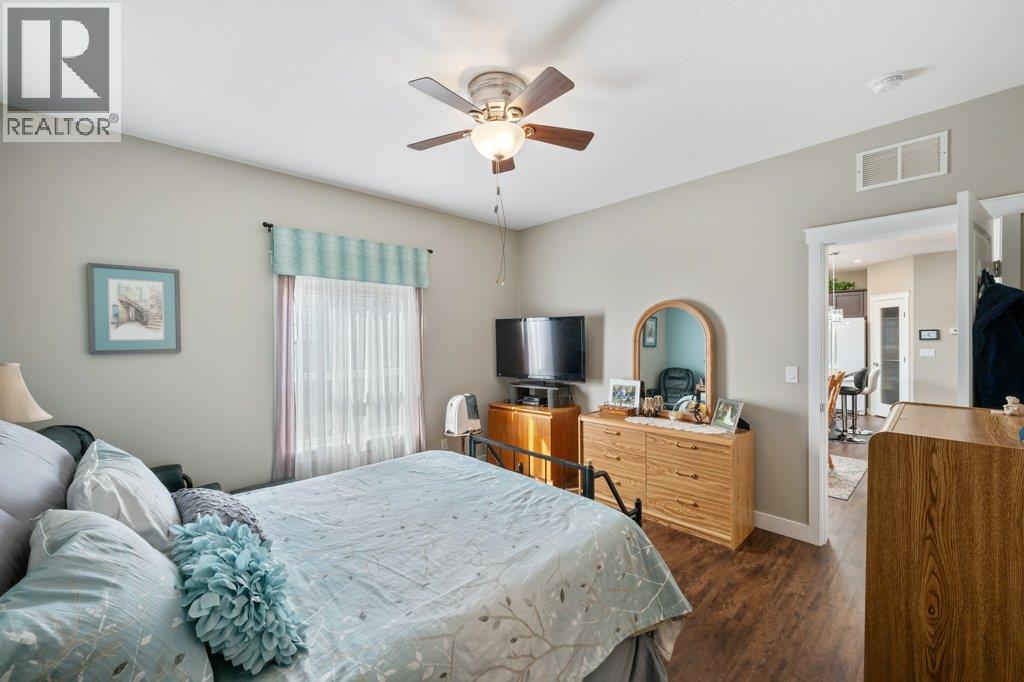 8300 Gallagher Lake Frontage Road Unit# 122, Oliver