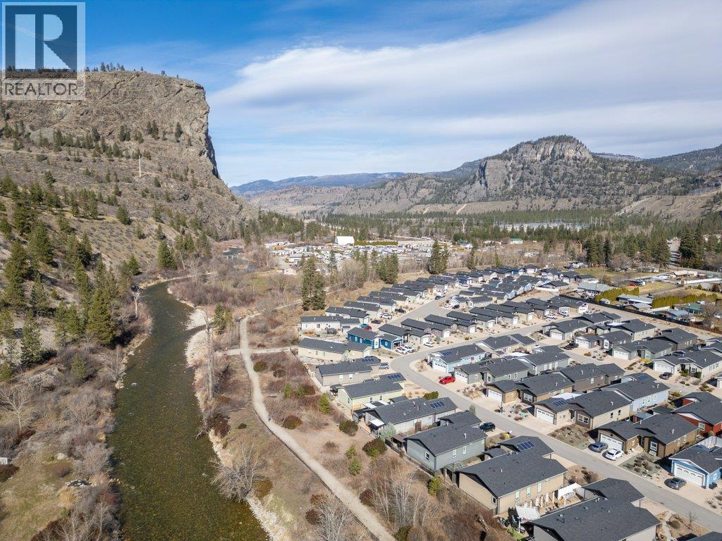 8300 Gallagher Lake Frontage Road Unit# 122, Oliver