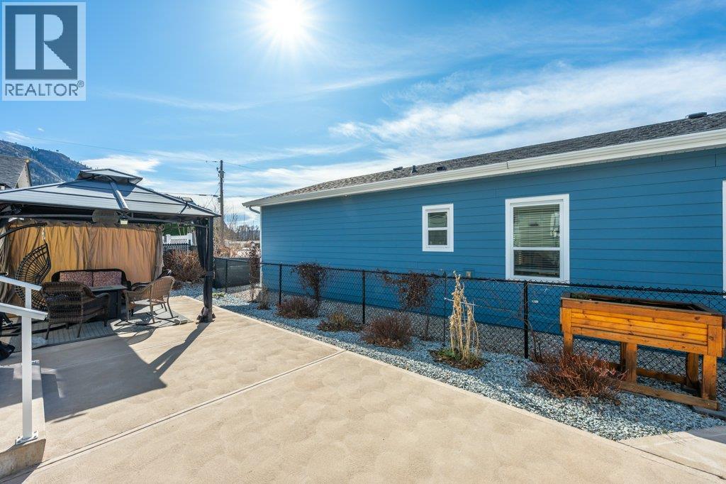 8300 Gallagher Lake Frontage Road Unit# 122, Oliver