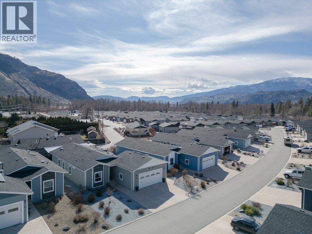 8300 Gallagher Lake Frontage Road Unit# 122, Oliver