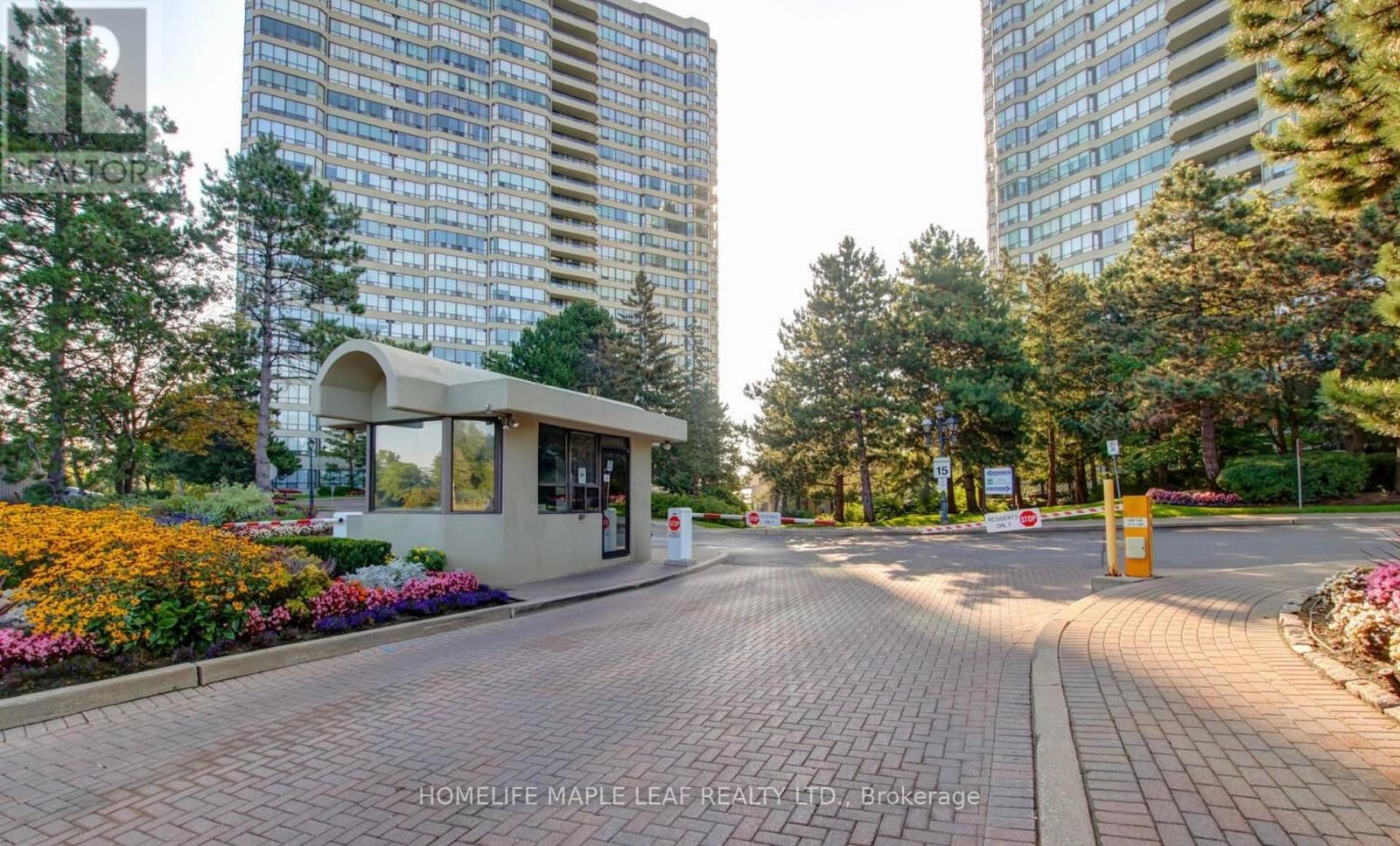 407 - 24 HANOVER ROAD