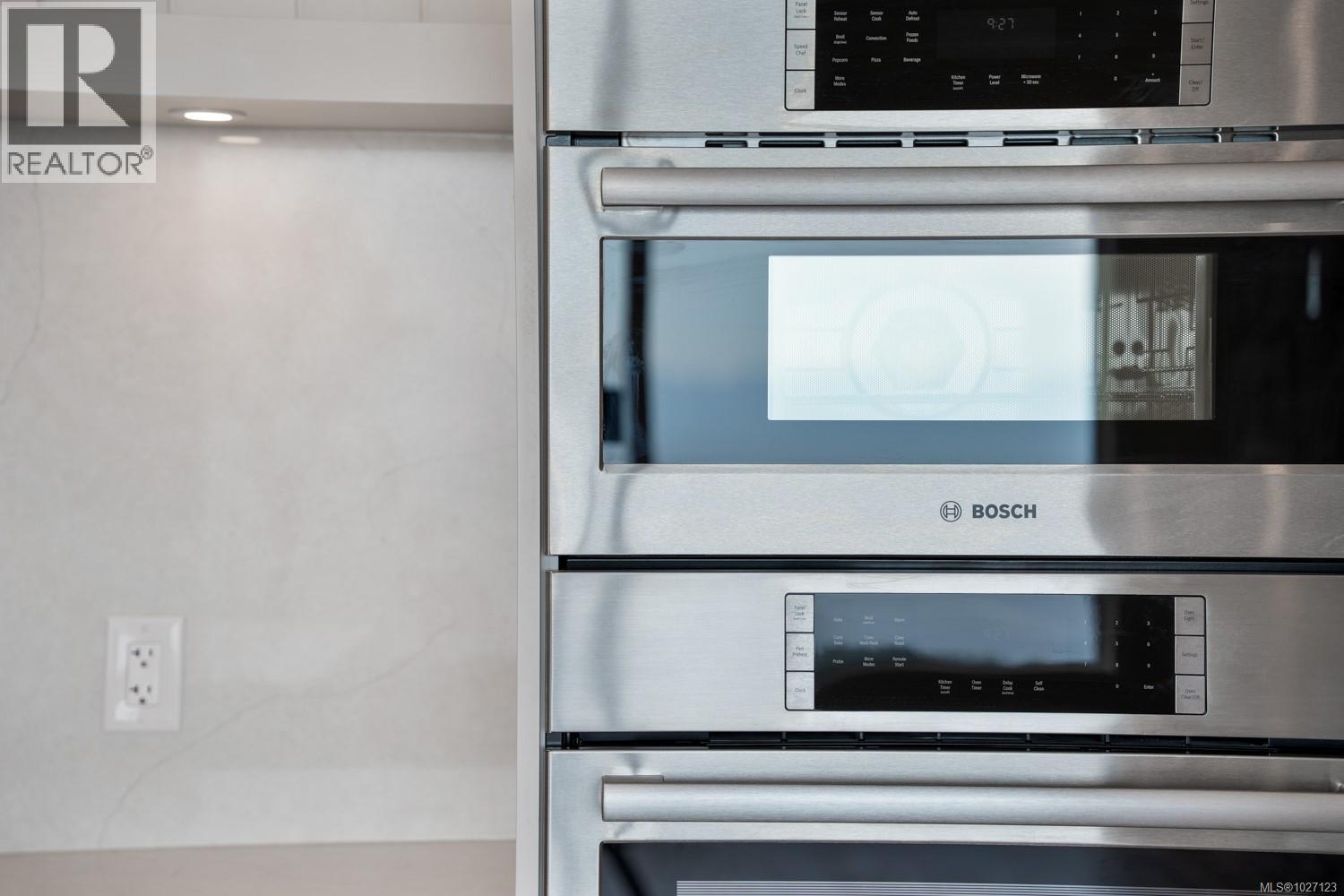 4646 AMBIENCE DR - 23