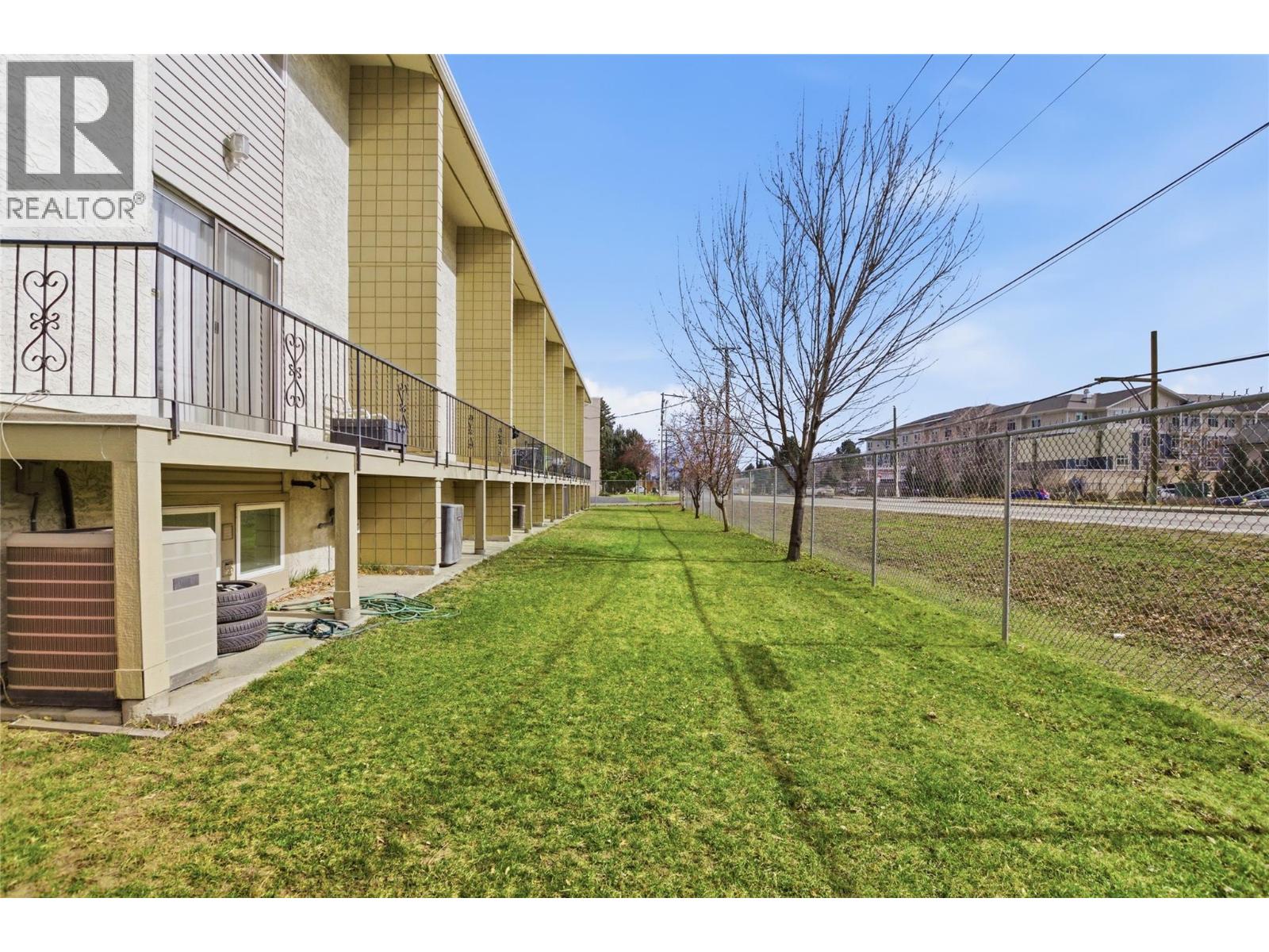 #5 1946 Tranquille Road - 20