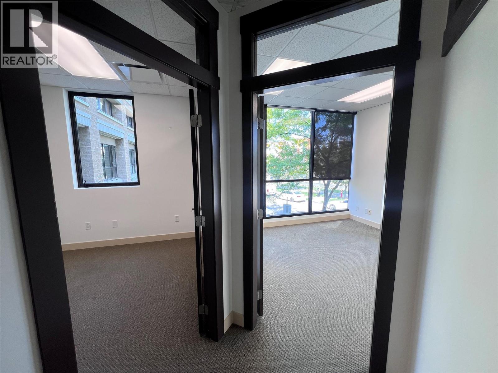 205 1180 Sunset Drive, Kelowna