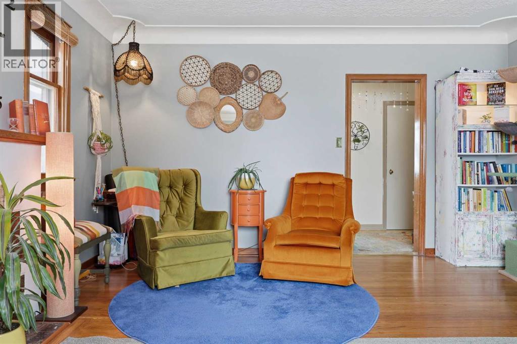 Single Family House Bungalow for Sale in   Avenue NE Renfrew Calgary 