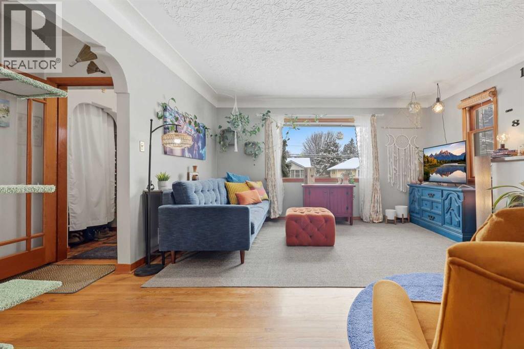 Single Family House Bungalow for Sale in   Avenue NE Renfrew Calgary 