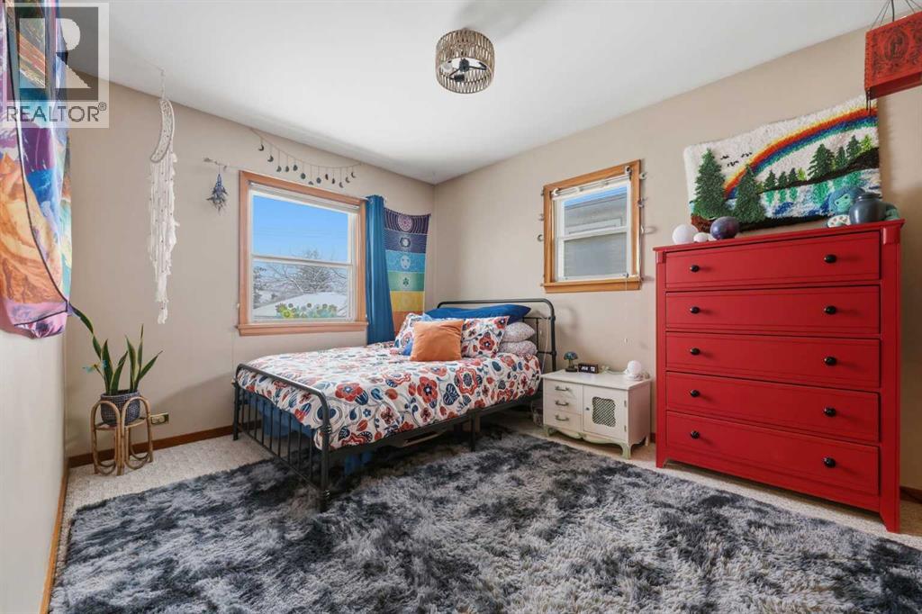 Single Family House Bungalow for Sale in   Avenue NE Renfrew Calgary 