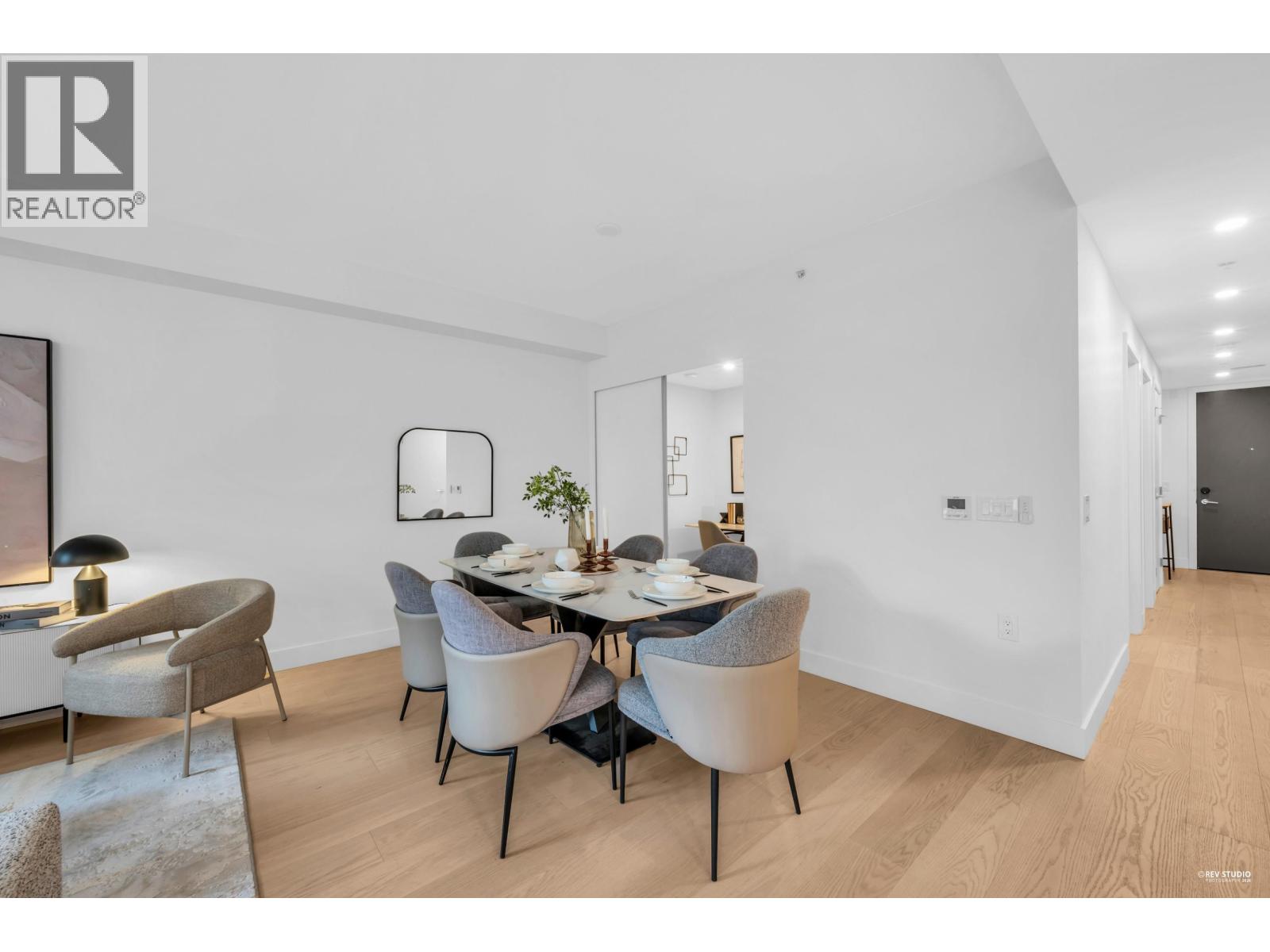 301 1331 MARINE DRIVE, West Vancouver