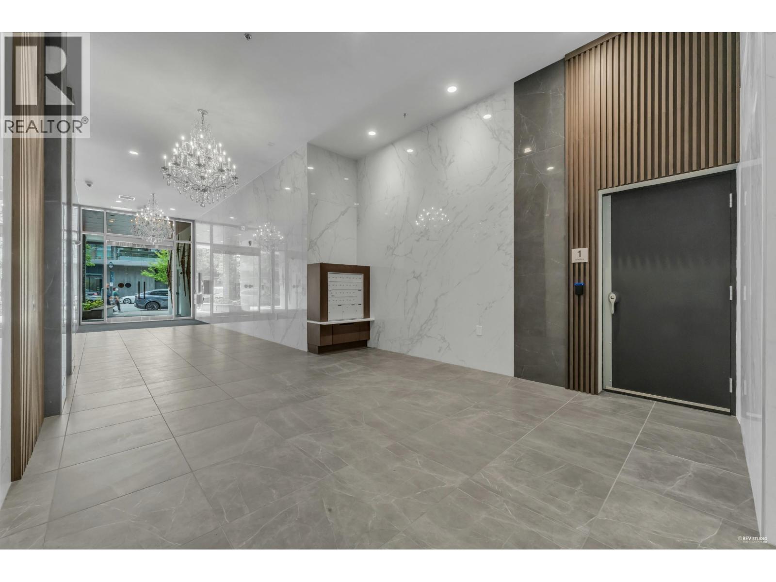 301 1331 MARINE DRIVE, West Vancouver