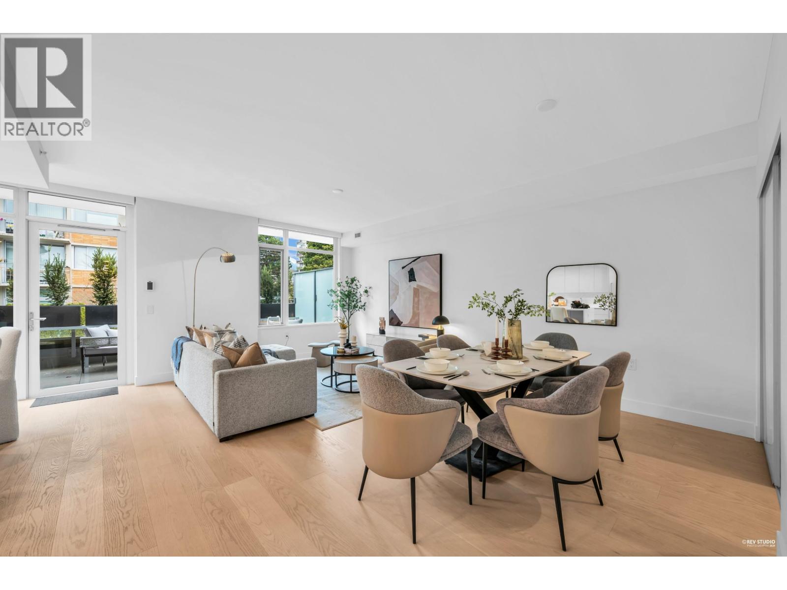 301 1331 MARINE DRIVE, West Vancouver