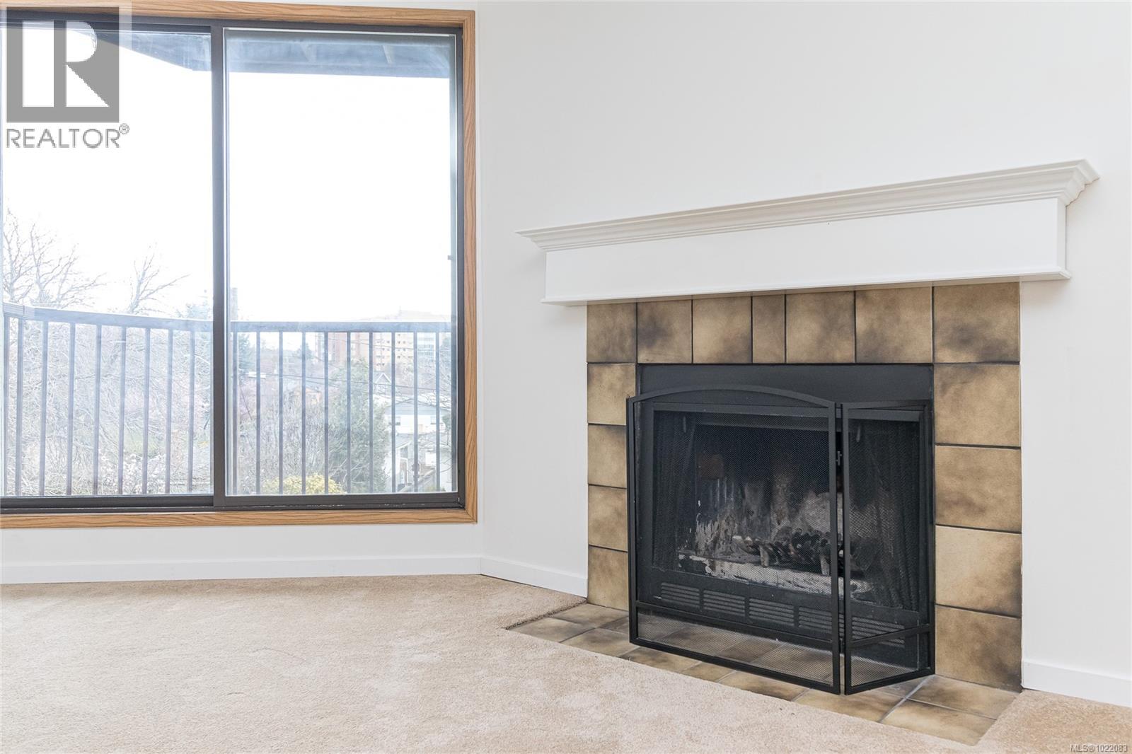 #314 1655 BEGBIE ST - 11