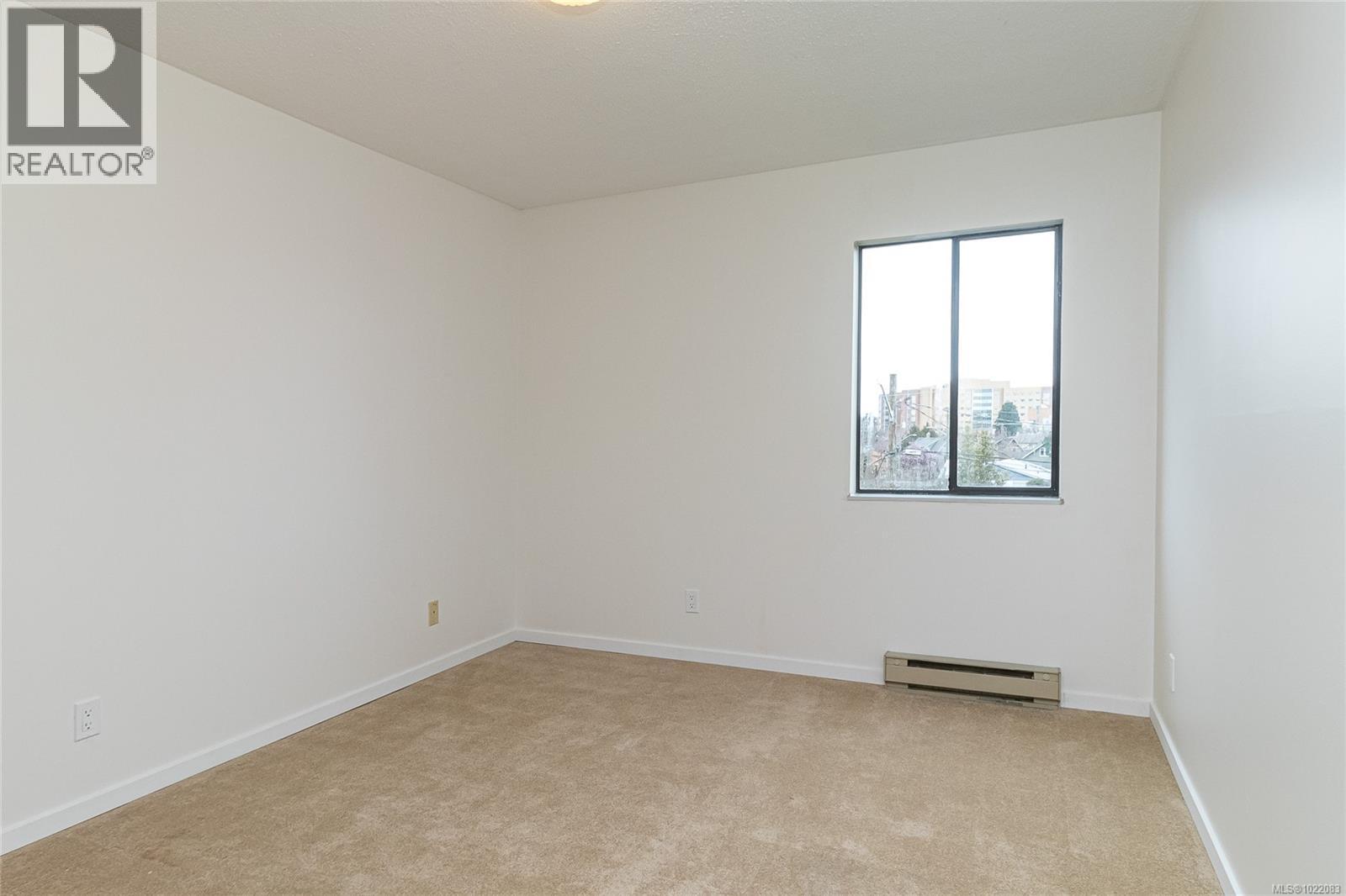 #314 1655 BEGBIE ST - 21