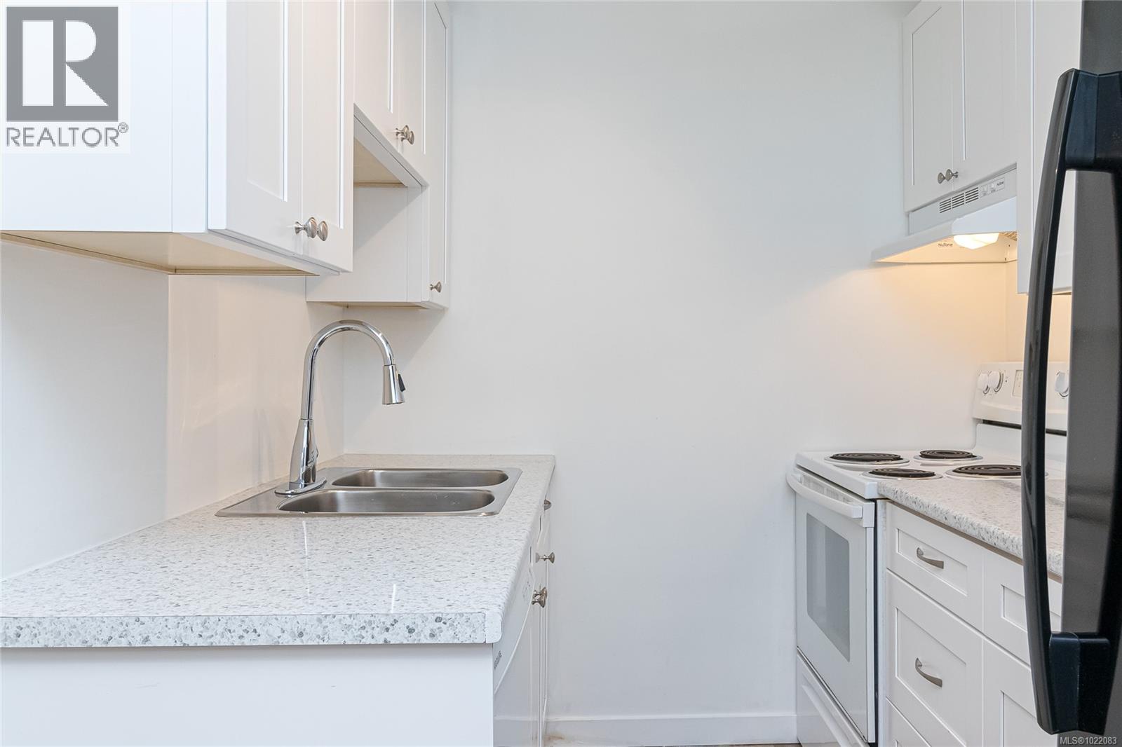 #314 1655 BEGBIE ST - 15