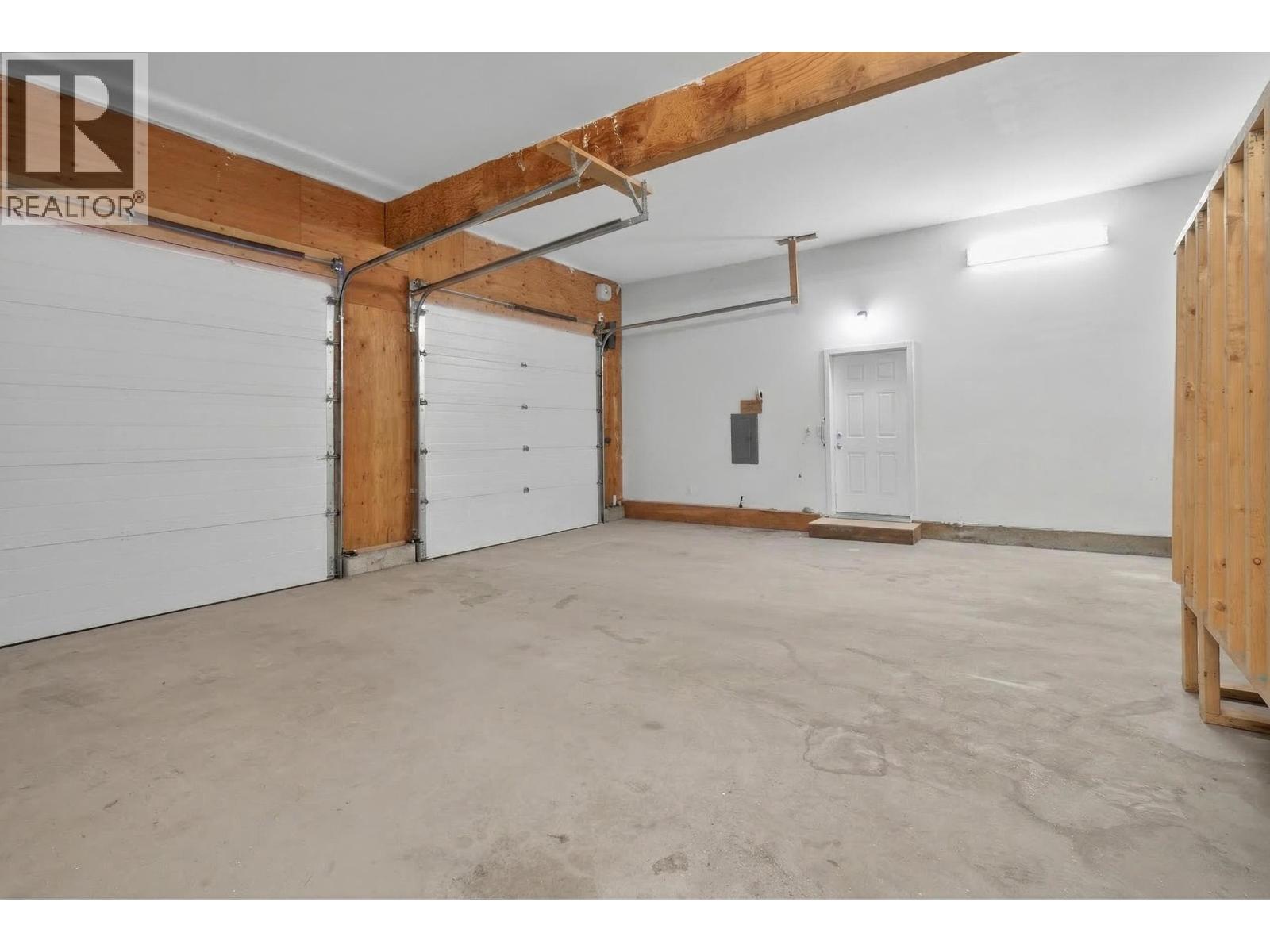 155 DEWBERRY STREET, Kitimat