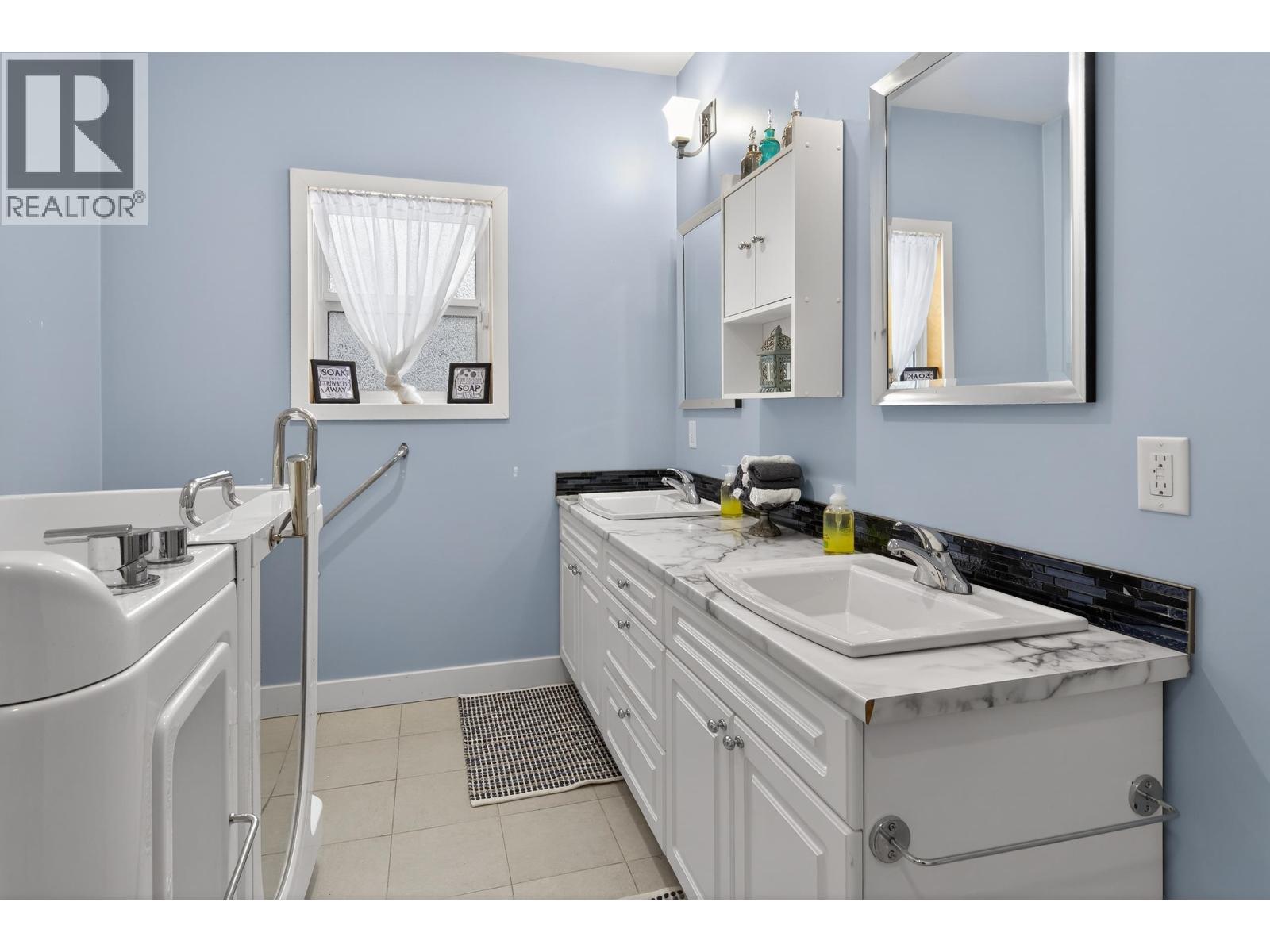 155 DEWBERRY STREET, Kitimat