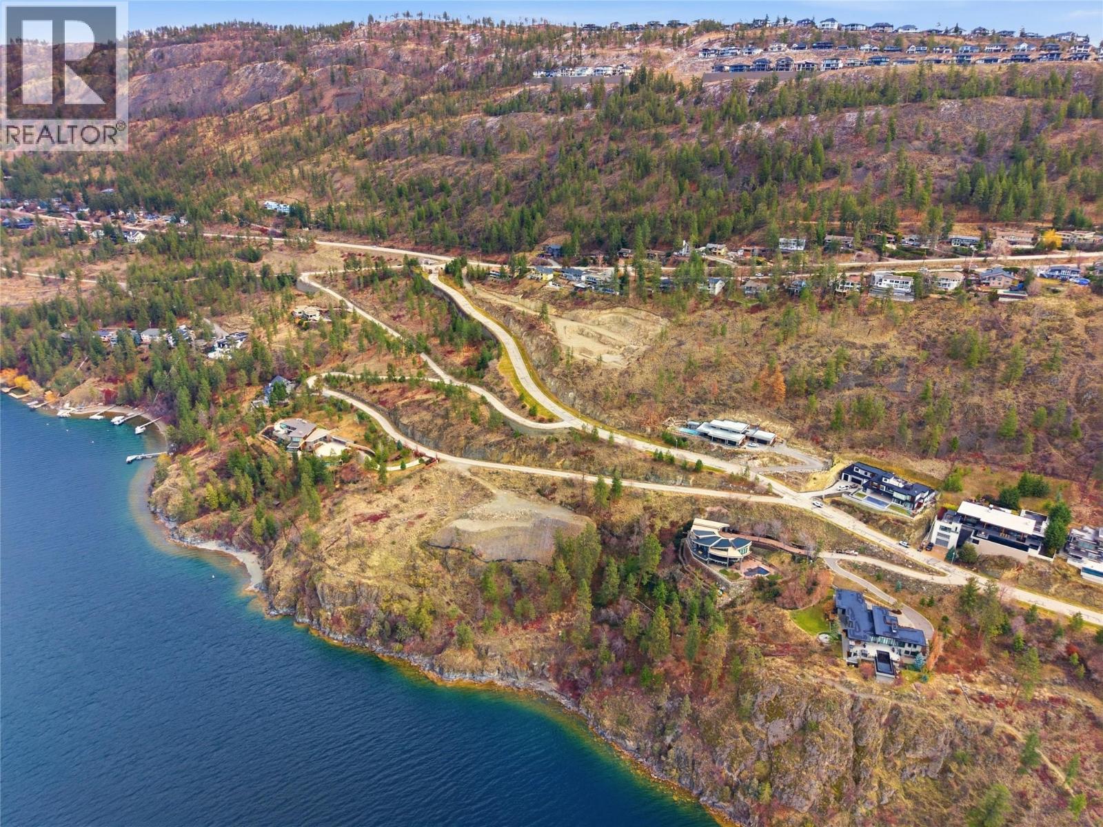 8 180 Sheerwater Court, Kelowna