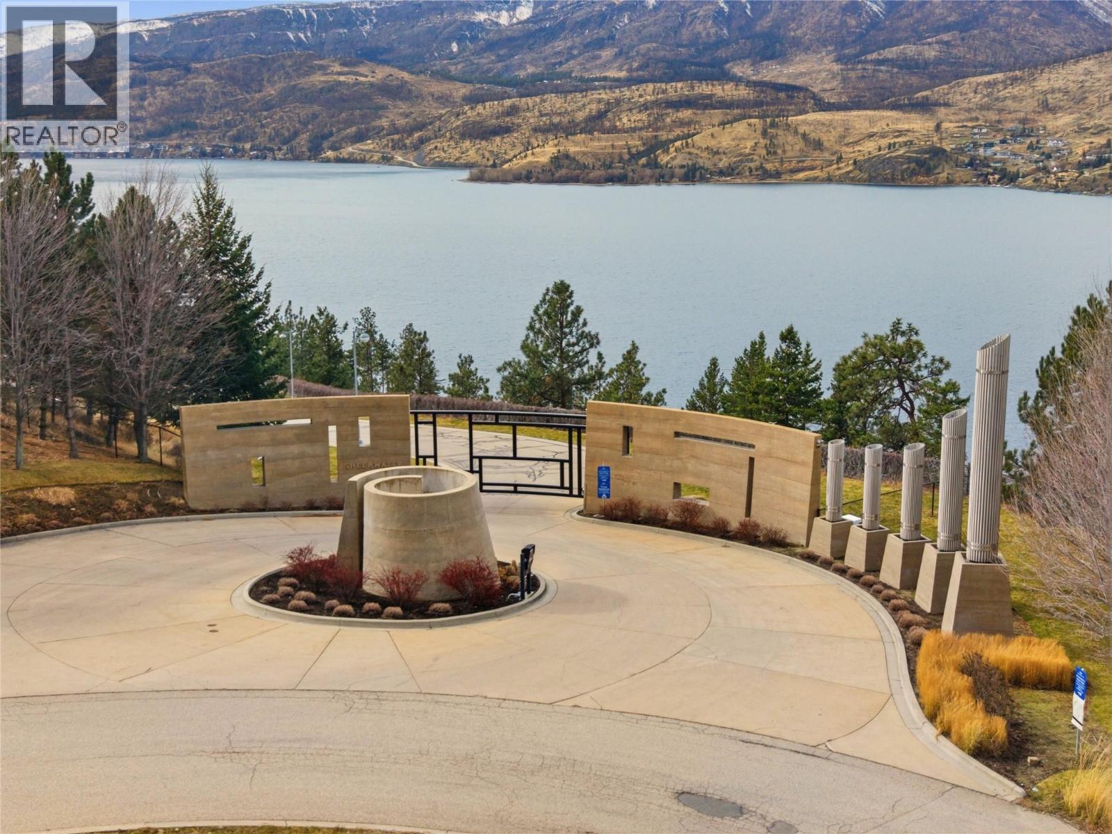 8 180 Sheerwater Court, Kelowna