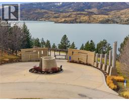 8 180 Sheerwater Court, Kelowna