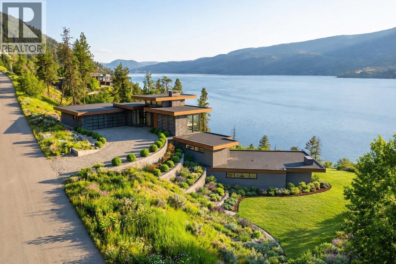 8 180 Sheerwater Court, Kelowna