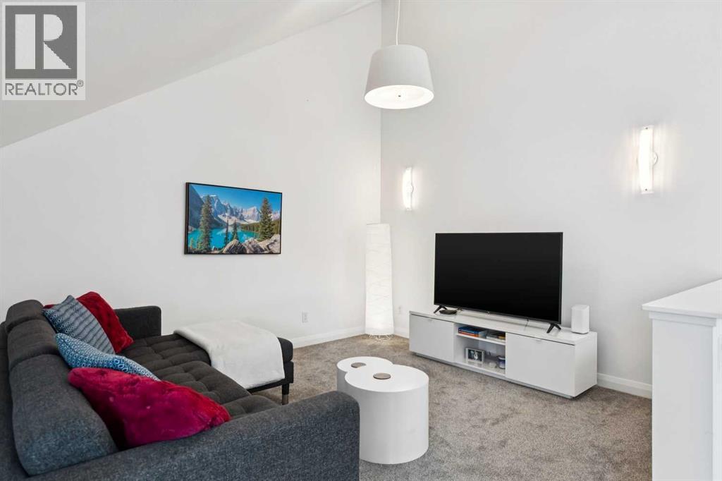 Single Family House for Sale in    Avenue NW West Hillhurst Calgary 