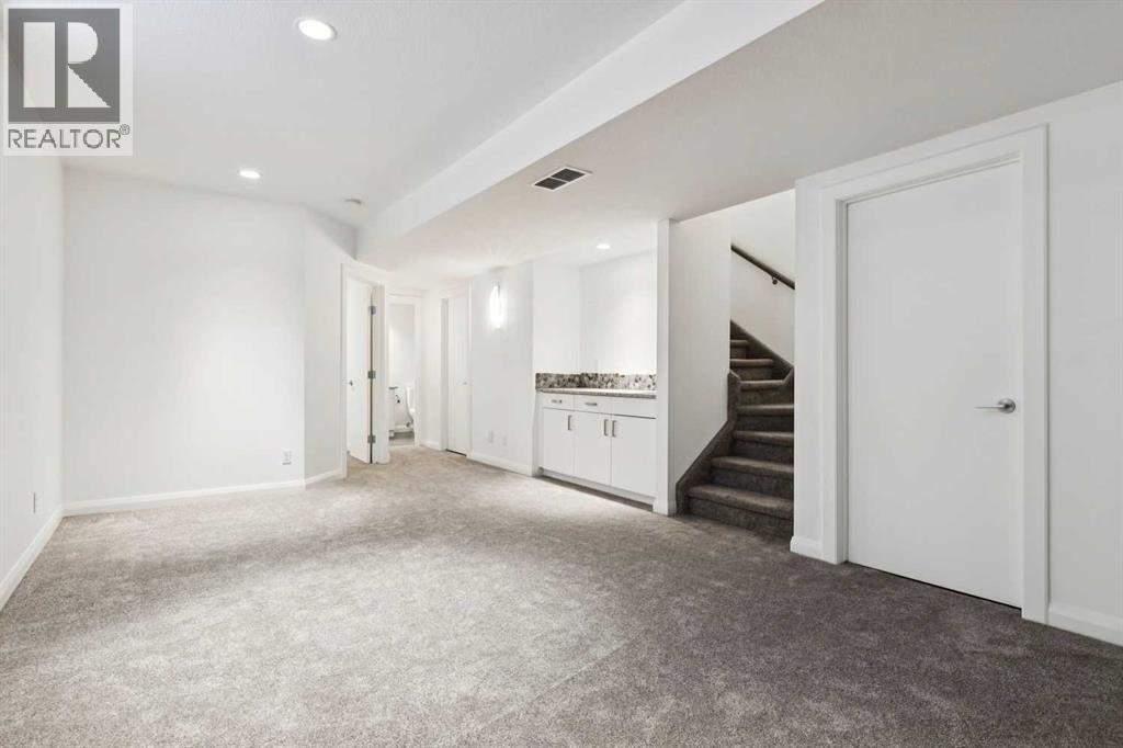 Single Family House for Sale in    Avenue NW West Hillhurst Calgary 