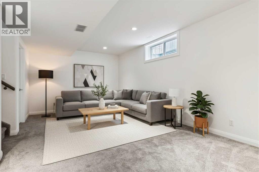 Single Family House for Sale in    Avenue NW West Hillhurst Calgary 