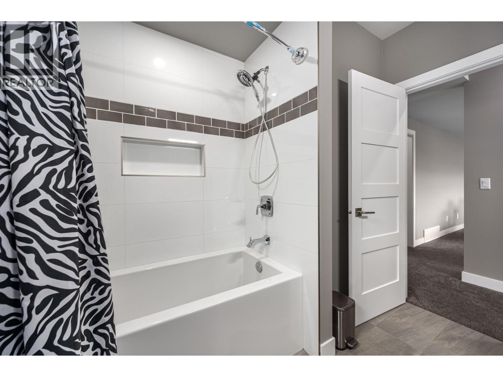 4038 Rio Vista Way, Kamloops