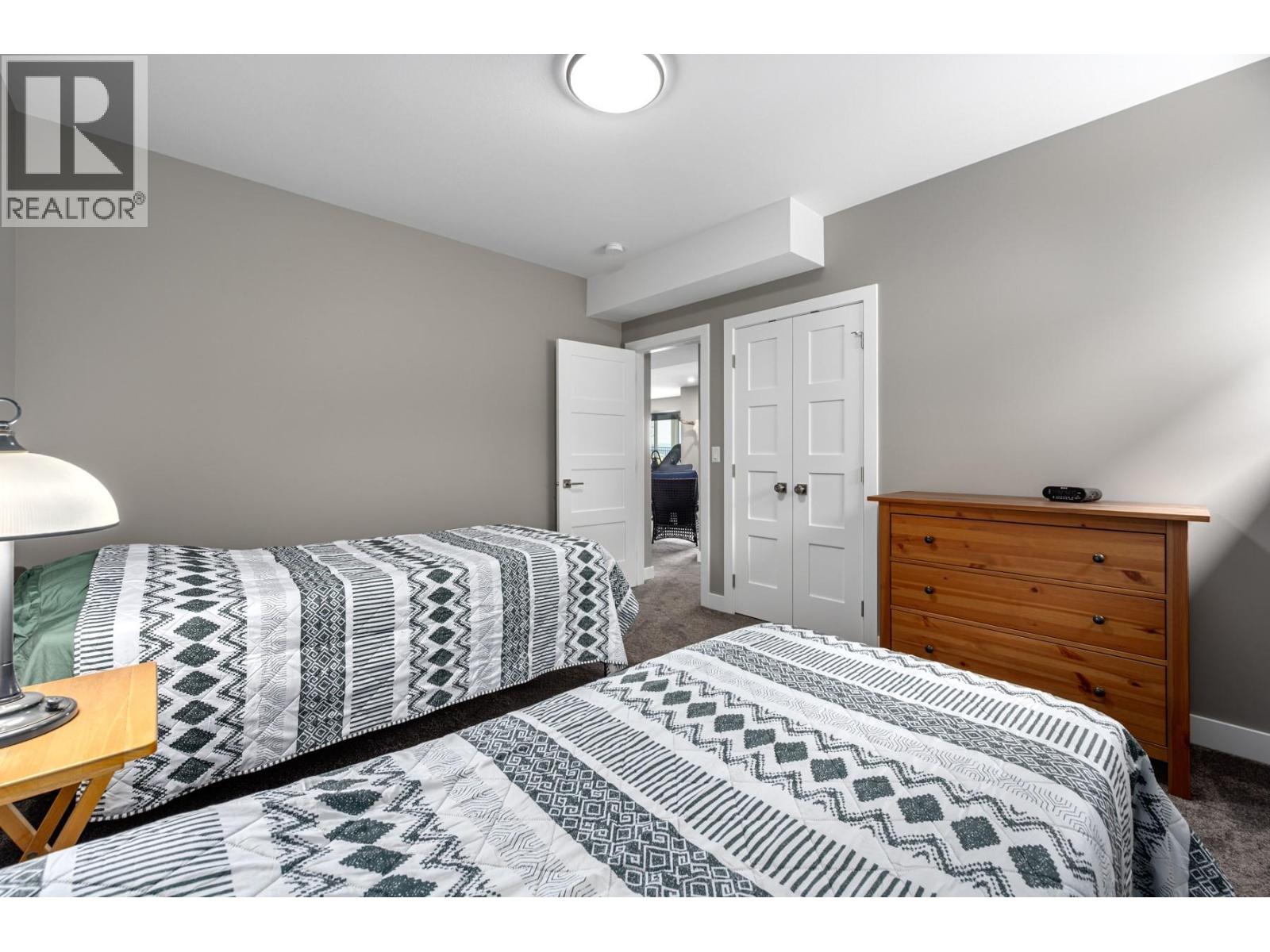 4038 Rio Vista Way - 36